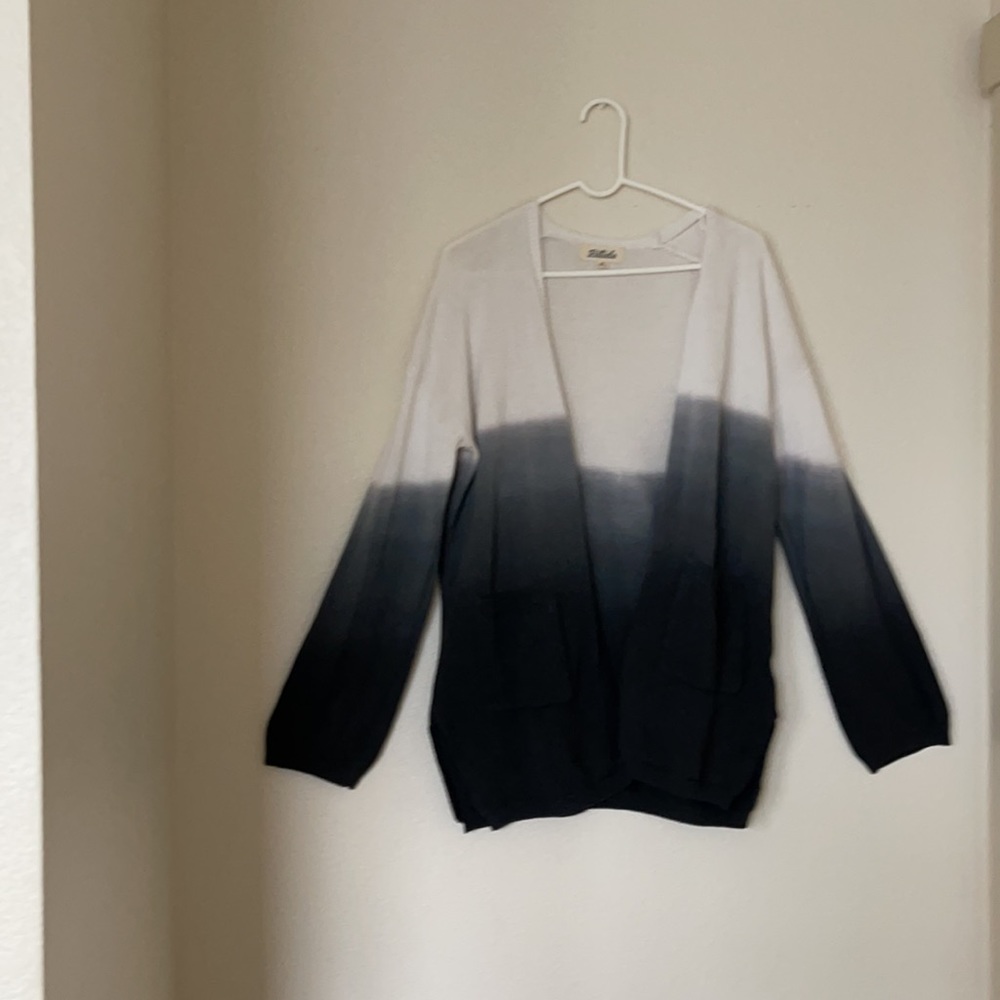 White& Gray Ombré open Front Cardigan with pockets and side slits Size L